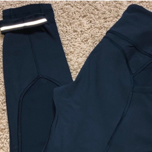 Size 6 all the right places Lululemon full length deep teal - Picture 4 of 6